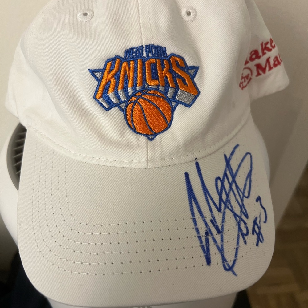 New York Knicks White Cap with Blue Autograph